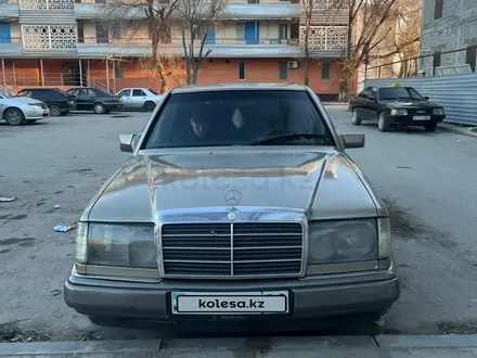 Mercedes-Benz E 230 1991 года за 1 800 000 тг. в Алматы – фото 3