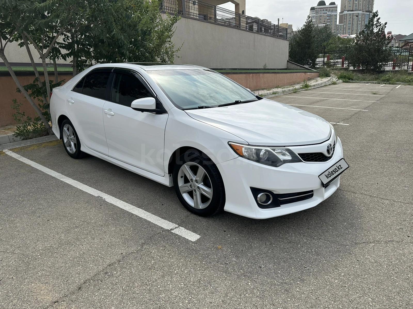 Toyota Camry 2012 г.