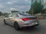 Hyundai Elantra 2022 годаfor10 300 000 тг. в Уральск – фото 2