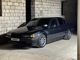 BMW 740 1999 года за 4 500 000 тг. в Жанаозен