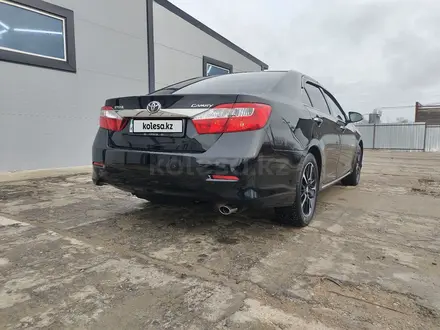 Toyota Camry 2013 года за 10 200 000 тг. в Уральск – фото 4