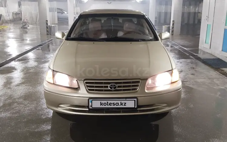 Toyota Camry 2001 года за 3 600 000 тг. в Астана