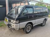 Mitsubishi Delica 1996 годаfor1 350 000 тг. в Алматы – фото 3