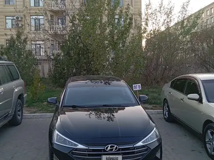 Hyundai Elantra 2019 года за 5 800 000 тг. в Актау – фото 2