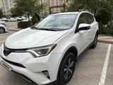 Toyota RAV4 2017 года за 9 500 000 тг. в Актау – фото 2