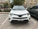 Toyota RAV4 2017 года за 9 500 000 тг. в Актау