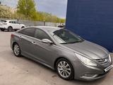 Hyundai Sonata 2013 года за 6 100 000 тг. в Астана – фото 2