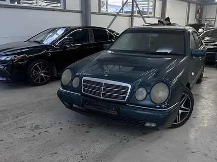 Mercedes-Benz E 280 1997 года за 2 800 000 тг. в Астана