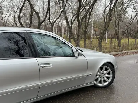 Mercedes-Benz E 320 2004 года за 5 000 000 тг. в Астана – фото 7