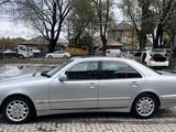 Mercedes-Benz E 280 2001 годаfor4 900 000 тг. в Алматы – фото 2