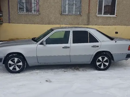 Mercedes-Benz E 220 1993 года за 3 700 000 тг. в Костанай – фото 3