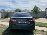 Toyota Camry 2014 года за 7 850 000 тг. в Актобе – фото 5