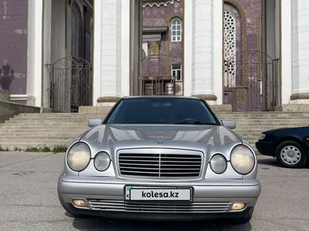 Mercedes-Benz E 320 1998 года за 3 000 000 тг. в Шымкент – фото 10