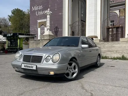 Mercedes-Benz E 320 1998 года за 3 000 000 тг. в Шымкент – фото 4