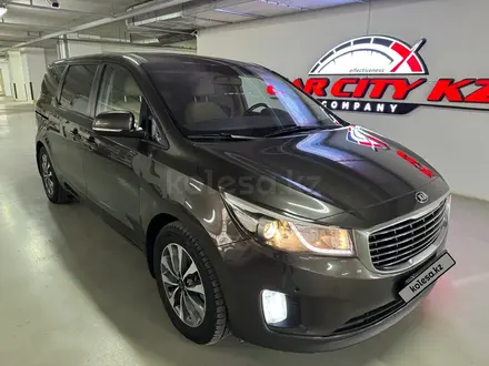 Kia Carnival 2015 года за 12 700 000 тг. в Астана