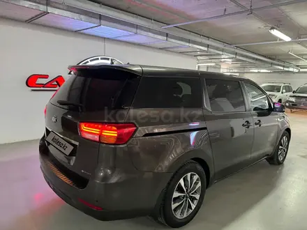 Kia Carnival 2015 года за 12 700 000 тг. в Астана – фото 18