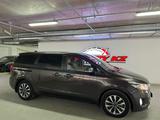 Kia Carnival 2015 года за 12 700 000 тг. в Астана – фото 2