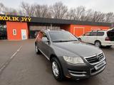 Volkswagen Touareg 2008 года за 6 000 000 тг. в Алматы – фото 4