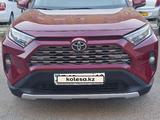 Toyota RAV4 2020 года за 13 300 000 тг. в Актау