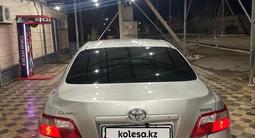 Toyota Camry 2006 года за 4 700 000 тг. в Туркестан – фото 2