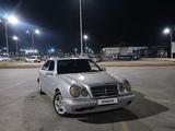 Mercedes-Benz E 200 1995 года за 1 500 000 тг. в Актобе – фото 2