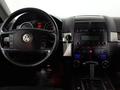 Volkswagen Touareg 2006 года за 3 890 000 тг. в Астана – фото 23