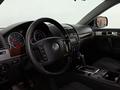 Volkswagen Touareg 2006 года за 3 890 000 тг. в Астана – фото 14