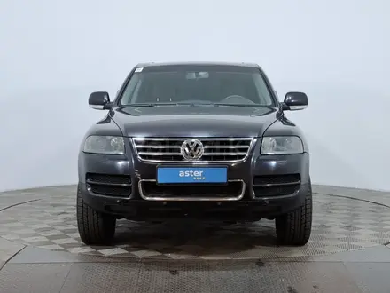 Volkswagen Touareg 2006 года за 3 890 000 тг. в Астана – фото 2