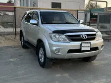 Toyota Fortuner, 2006