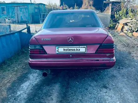 Mercedes-Benz E 200 1993 года за 1 100 000 тг. в Кокшетау – фото 4