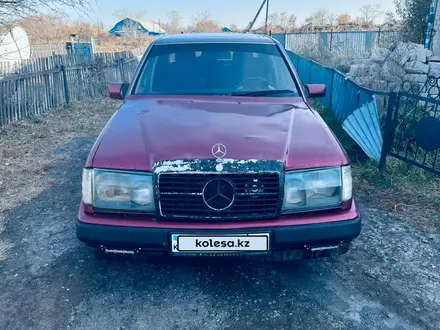 Mercedes-Benz E 200 1993 года за 1 100 000 тг. в Кокшетау – фото 3