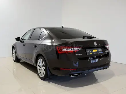 Skoda Superb 2019 года за 19 000 000 тг. в Алматы – фото 7