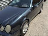 Mercedes-Benz CLK 200 2001 годаfor2 600 000 тг. в Караганда