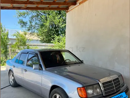 Mercedes-Benz E 230 1992 года за 1 800 000 тг. в Тараз