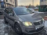 Volkswagen Touran 2007 года за 5 150 000 тг. в Алматы – фото 2