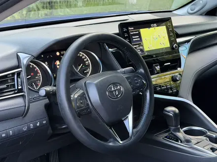 Toyota Camry 2021 года за 15 300 000 тг. в Караганда – фото 20
