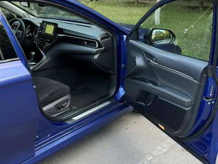 Toyota Camry 2021 года за 15 300 000 тг. в Караганда – фото 26