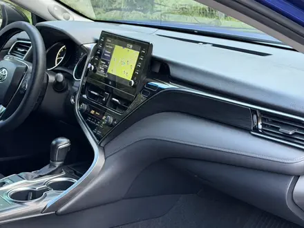 Toyota Camry 2021 года за 15 300 000 тг. в Караганда – фото 27