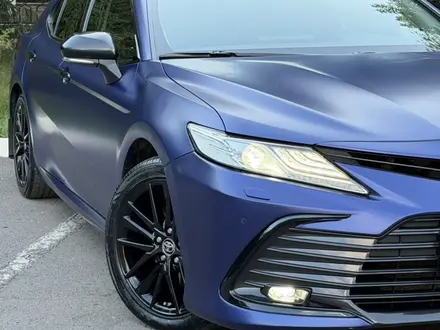 Toyota Camry 2021 года за 15 300 000 тг. в Караганда – фото 8