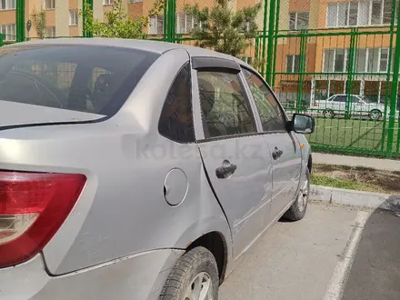 ВАЗ (Lada) Granta 2190 2015 года за 1 100 000 тг. в Астана – фото 2