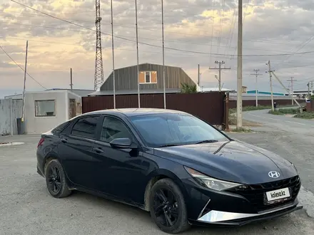 Hyundai Elantra 2021 года за 5 800 000 тг. в Атырау – фото 3