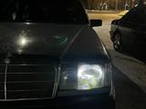 Mercedes-Benz E 200 1989 годаfor970 000 тг. в Усть-Каменогорск – фото 4