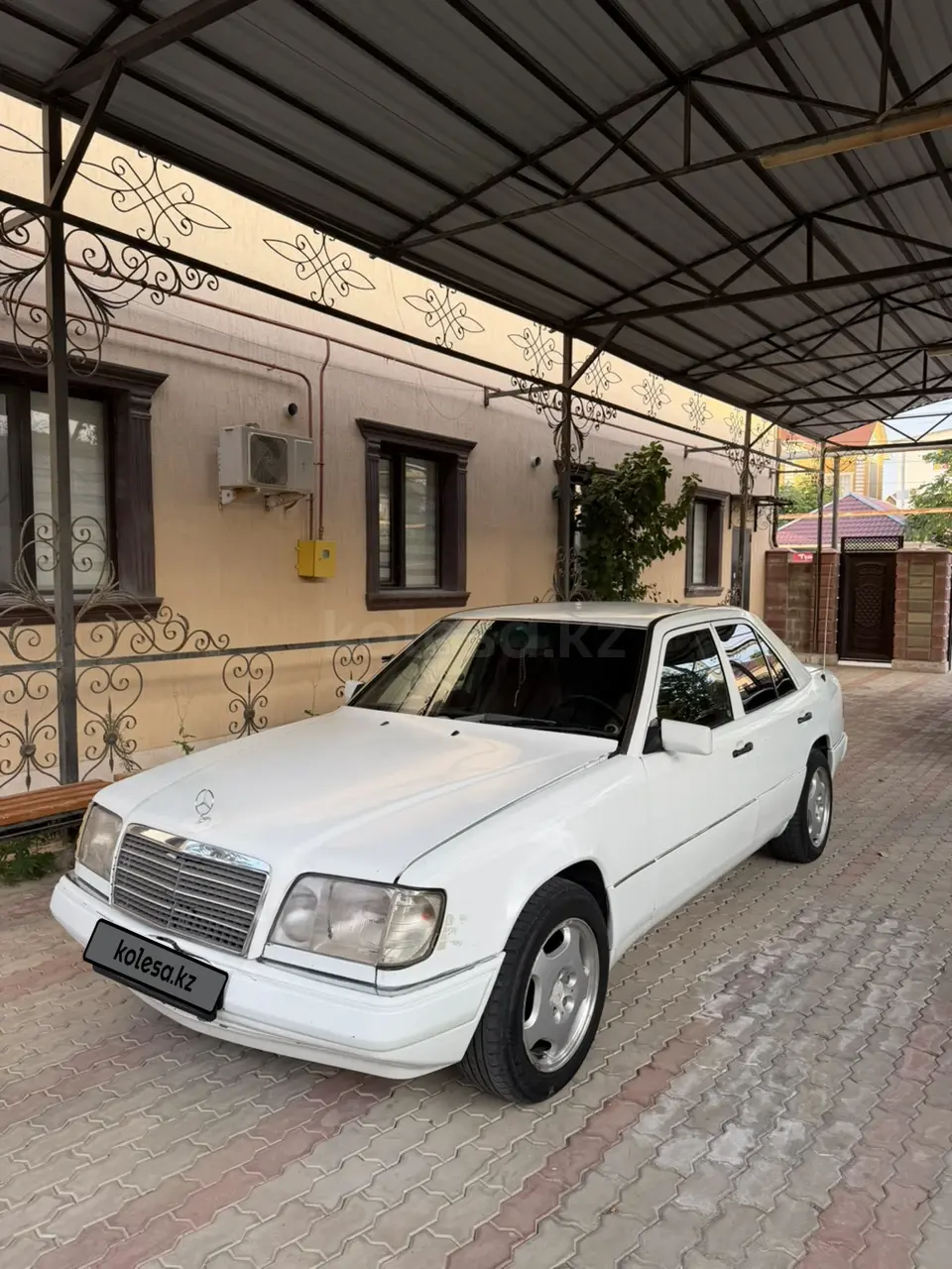 Mercedes-Benz E-Class, 1993