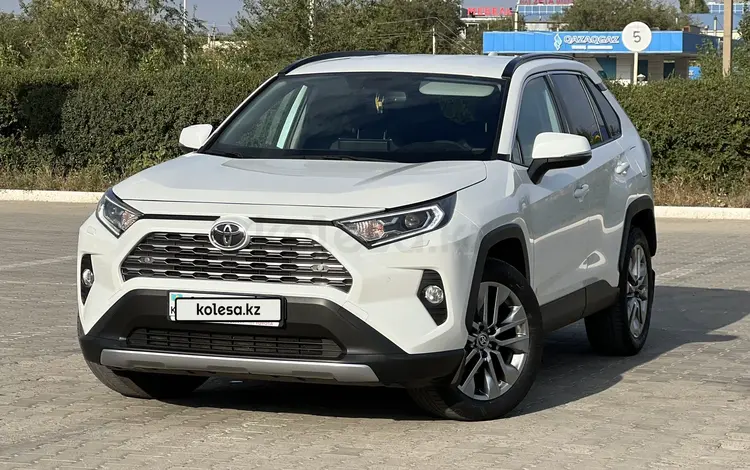 Toyota RAV4 2021 годаүшін15 600 000 тг. в Актобе