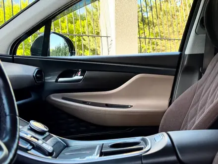 Hyundai Santa Fe 2021 года за 12 300 000 тг. в Астана – фото 33