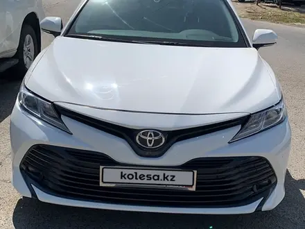 Toyota Camry 2019 года за 12 000 000 тг. в Атырау