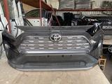Передний бампер Rav4 за 50 000 тг. в Алматы