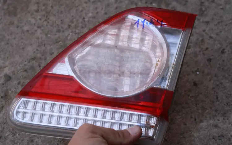 Задний правый фонарь в багажник на Corolla e155 оригинал 2тыс за 2 000 тг. в Астана