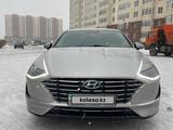 Hyundai Sonata 2021 года за 11 750 000 тг. в Астана – фото 2