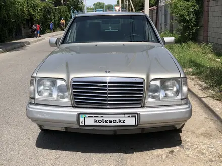 Mercedes-Benz E 280 1993 года за 1 200 000 тг. в Шымкент